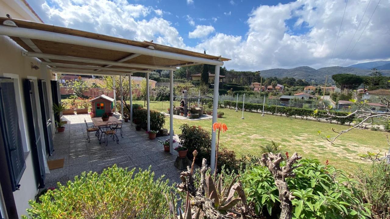 Villetta Di Rosa Procchio  Extérieur photo